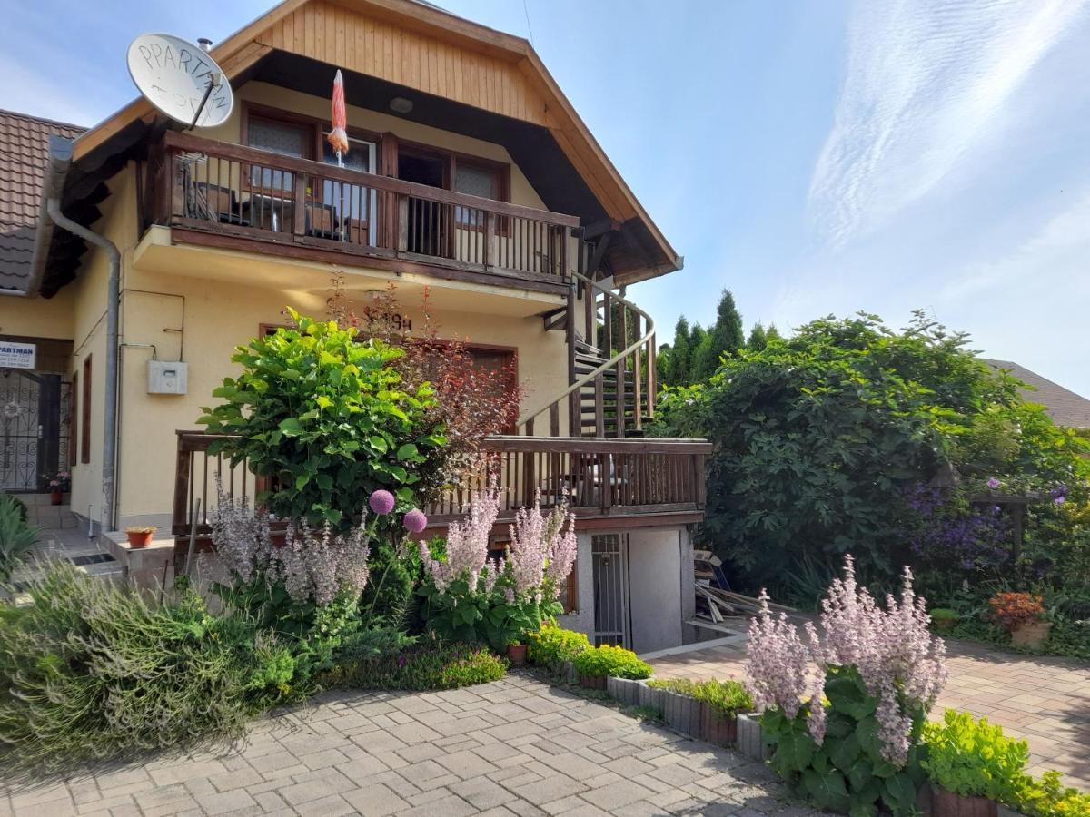 Apartmán Harmonia Vendeghaz 100 Meterre Az Igali Gyogyfuerdotol Exteriér fotografie