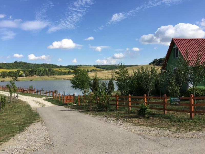 Apartmán Harmonia Vendeghaz 100 Meterre Az Igali Gyogyfuerdotol Exteriér fotografie